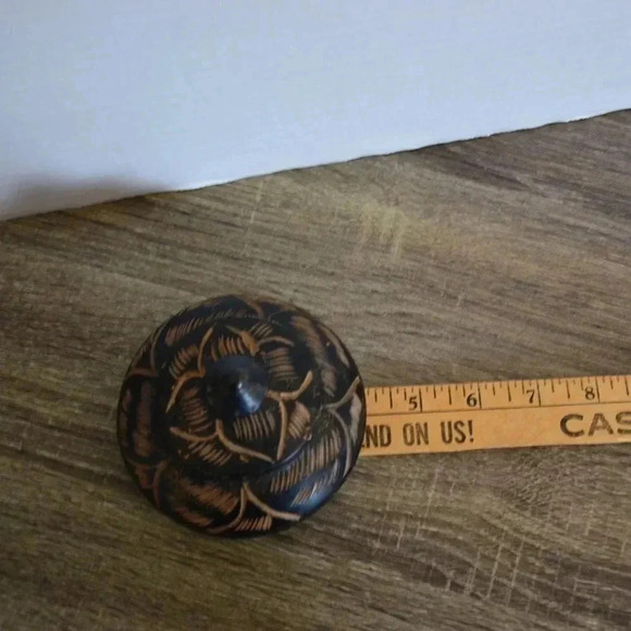 Vtg Hand Carved Wood Box  with Lid - Picture 6 of 6